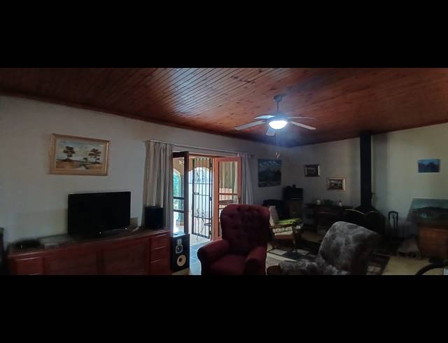 3 BEDROOM FREEHOLD FOR SALE IN TARLTON